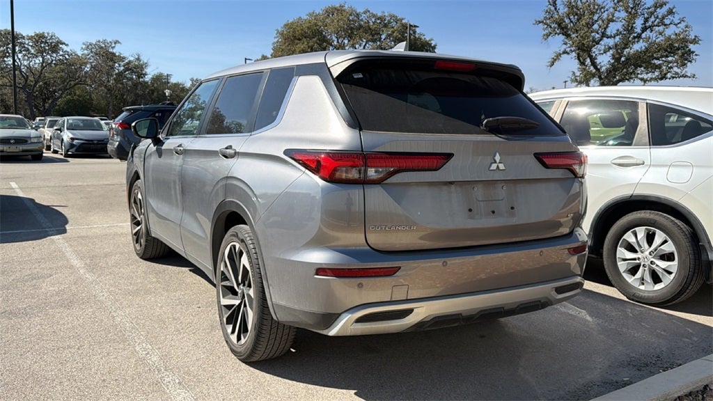 2022 Mitsubishi Outlander SE