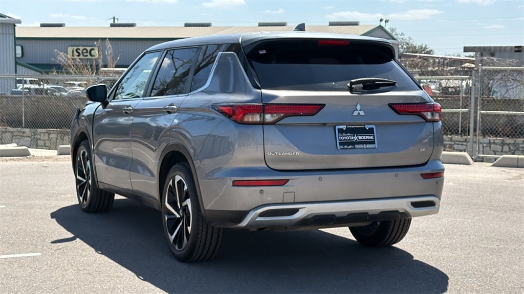 2022 Mitsubishi Outlander SE