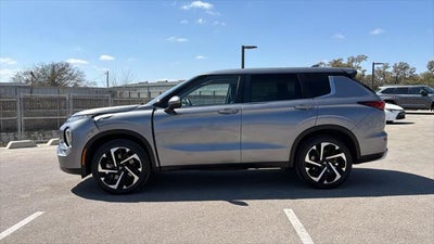 2022 Mitsubishi Outlander SE