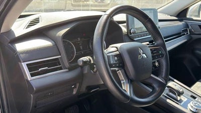 2022 Mitsubishi Outlander SE