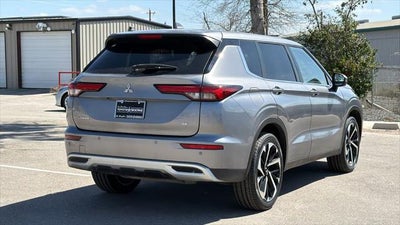 2022 Mitsubishi Outlander SE