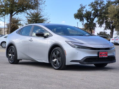 2025 Toyota Prius LE