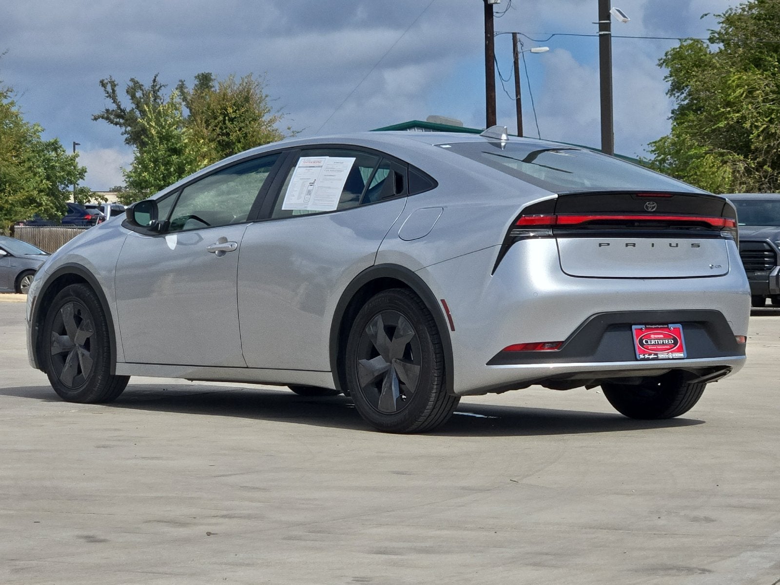 2025 Toyota Prius LE
