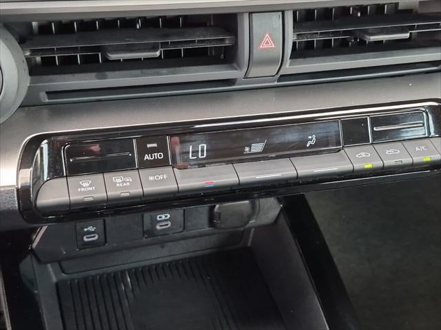 2025 Toyota Prius LE