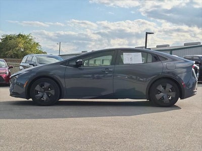 2025 Toyota Prius LE