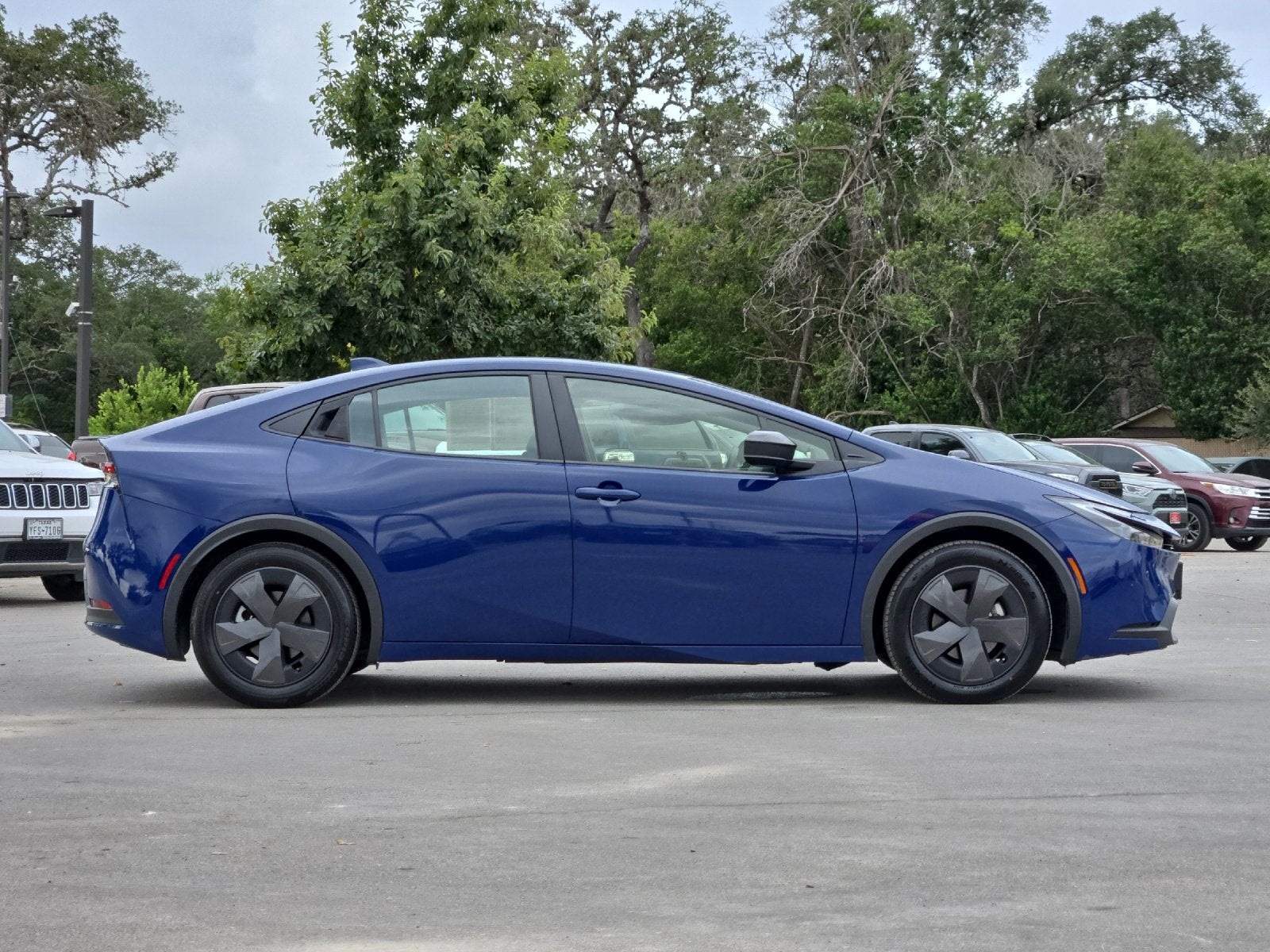2025 Toyota Prius LE