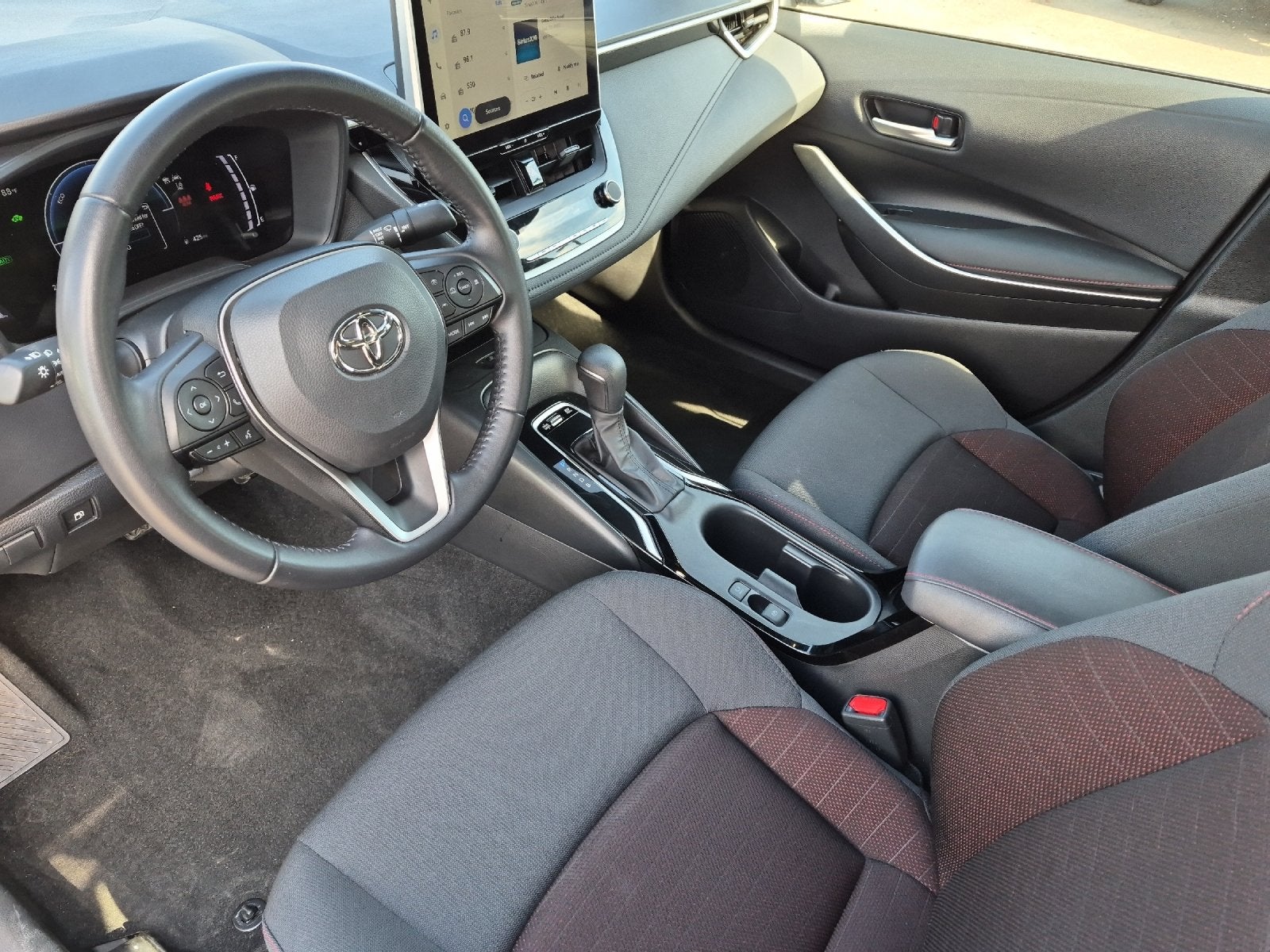 2025 Toyota Corolla Hybrid SE