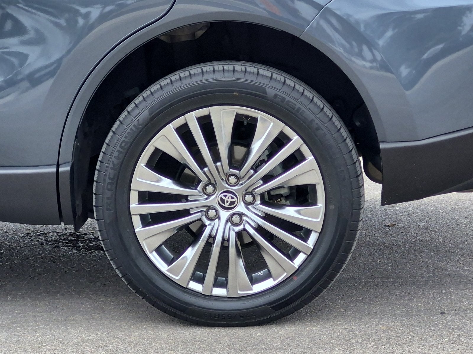 2023 Toyota Venza XLE