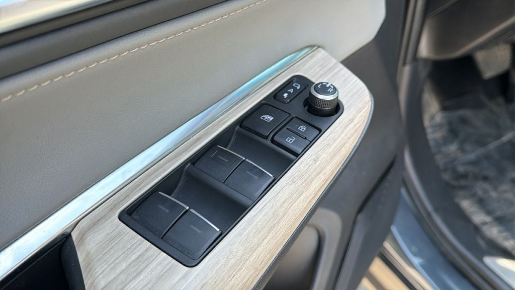2022 Toyota Venza XLE