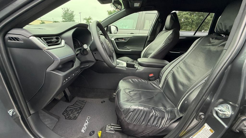 2025 Toyota RAV4 Hybrid SE