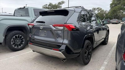 2025 Toyota RAV4 Hybrid SE