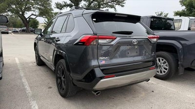2025 Toyota RAV4 Hybrid SE