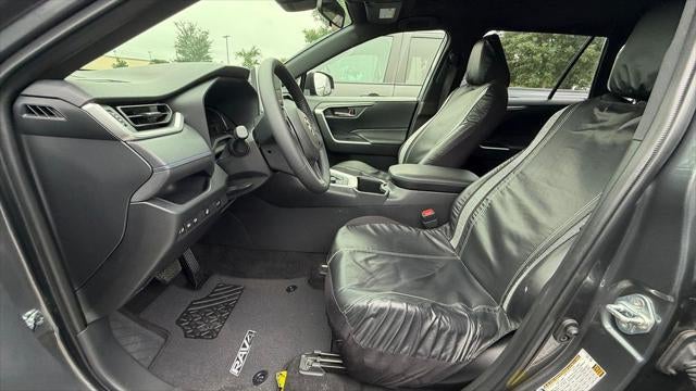 2025 Toyota RAV4 Hybrid SE