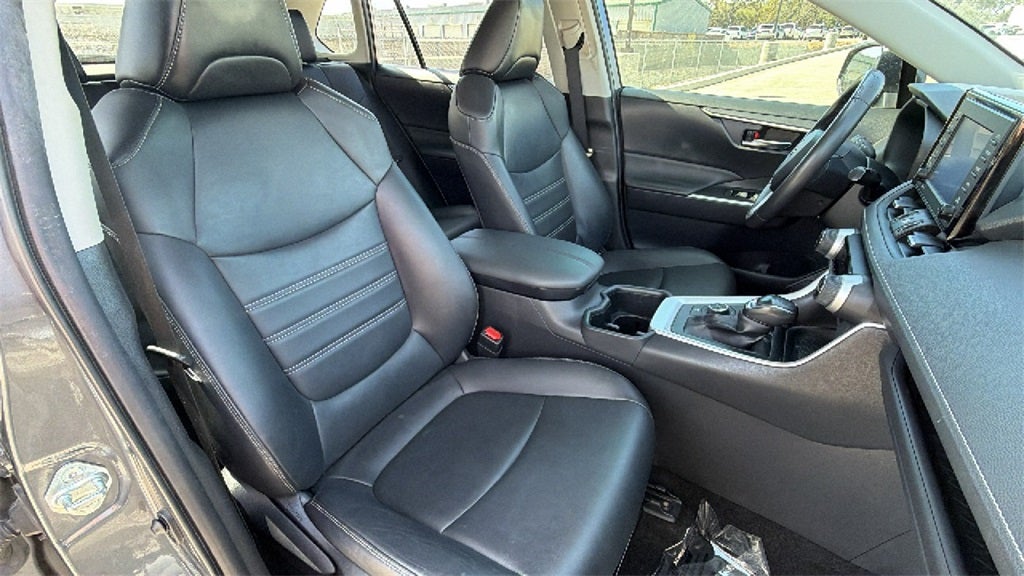 2022 Toyota RAV4 Hybrid XLE Premium