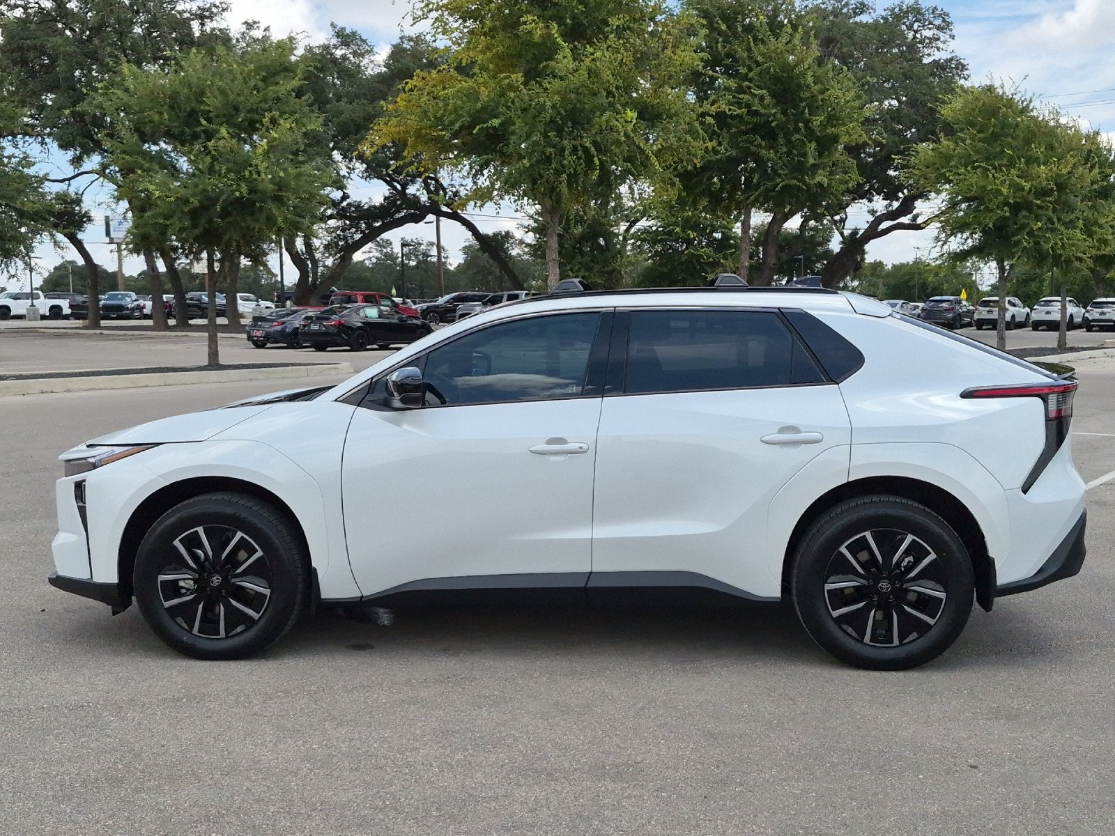 2026 Toyota bZ XLE Plus