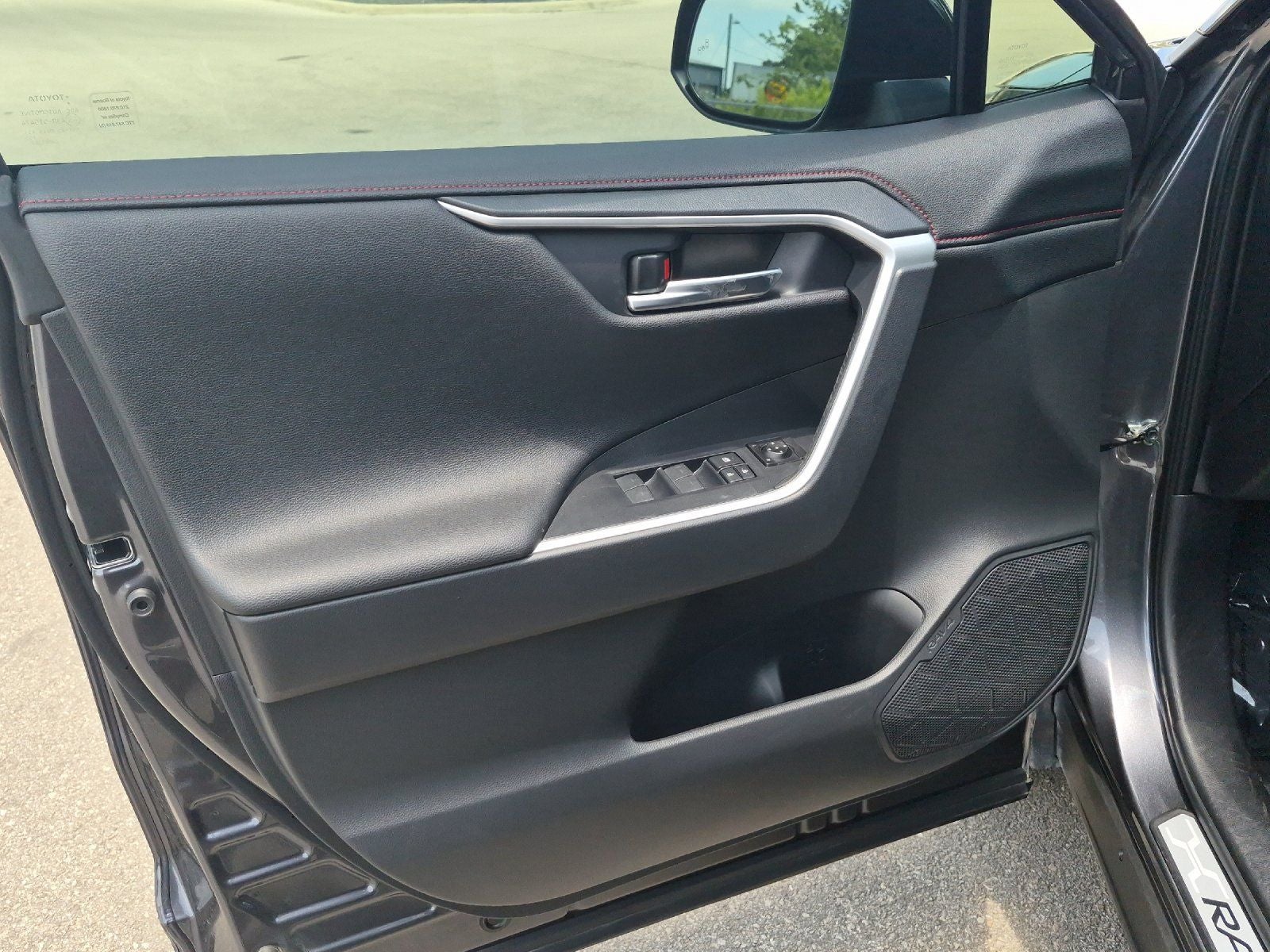 2025 Toyota RAV4 XSE
