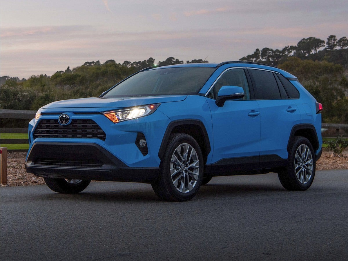 2019 Toyota RAV4 LE FWD's photo