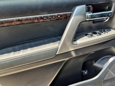 2015 Toyota Land Cruiser Base
