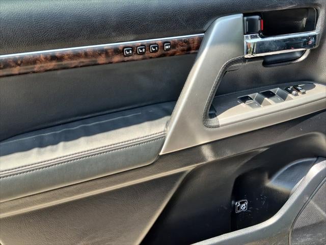 2015 Toyota Land Cruiser Base
