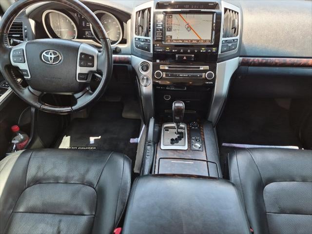 2015 Toyota Land Cruiser Base