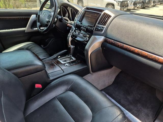 2015 Toyota Land Cruiser Base