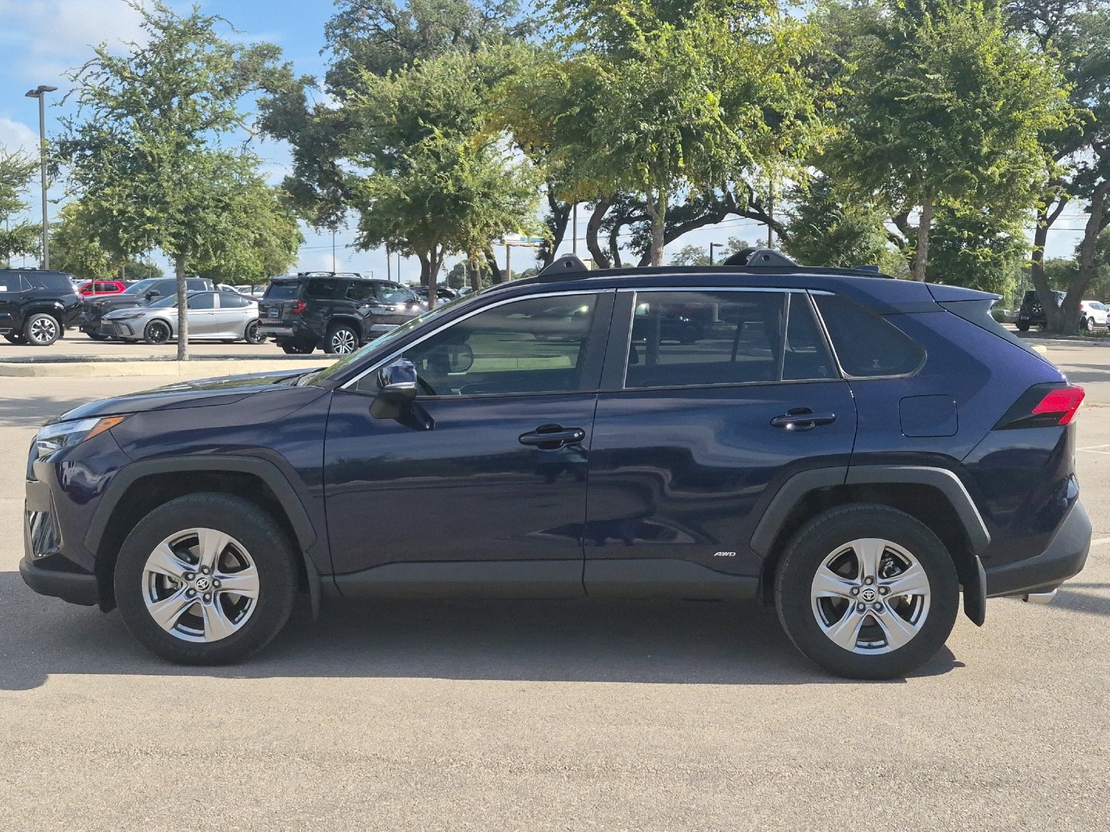 2023 Toyota RAV4 XLE
