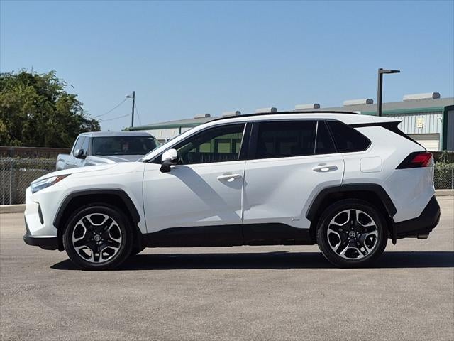 2022 Toyota RAV4 Hybrid XLE