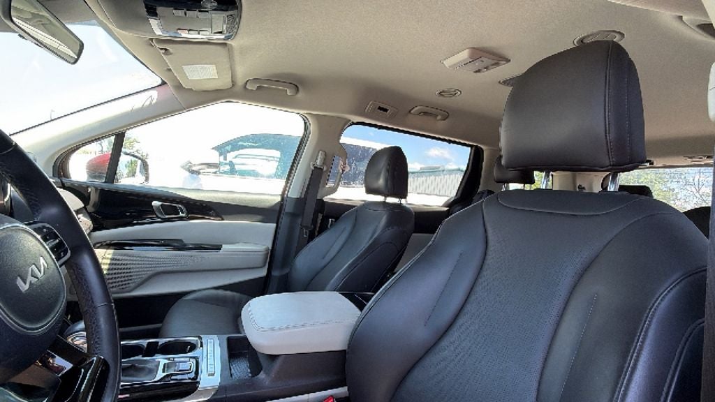 2024 Kia Carnival EX