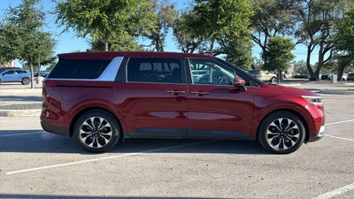 2024 Kia Carnival EX