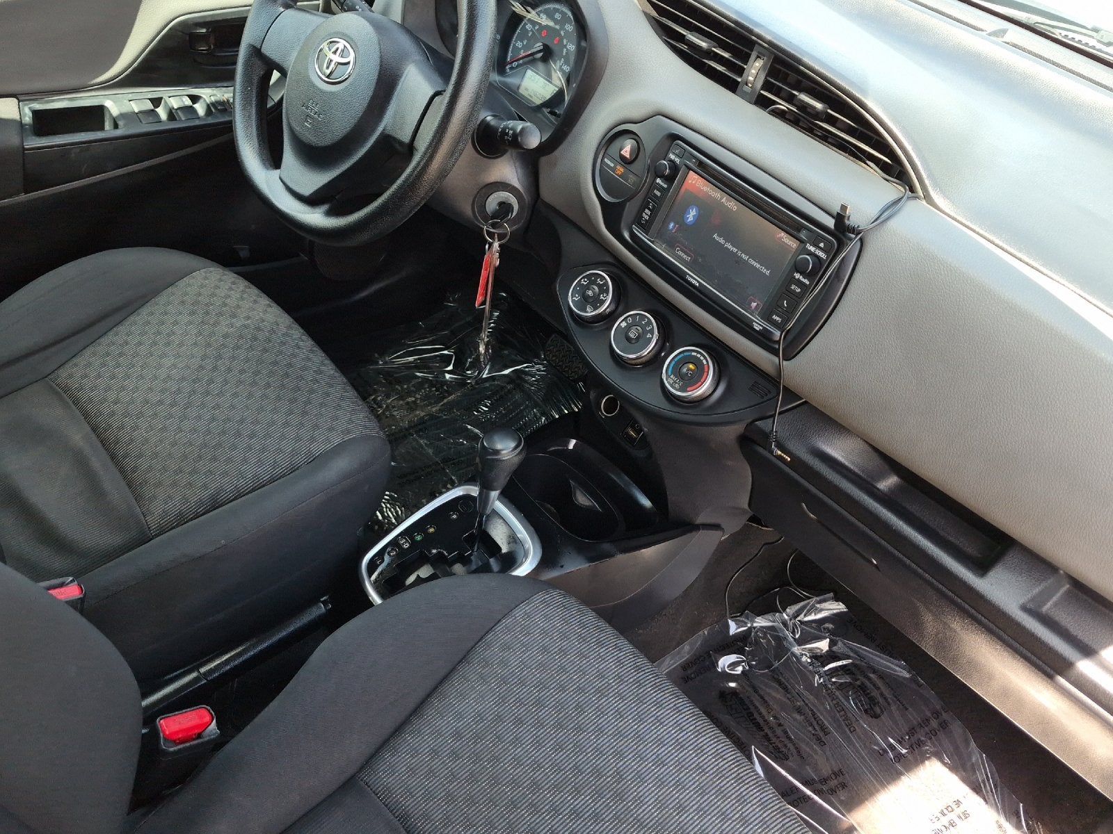 2015 Toyota Yaris L