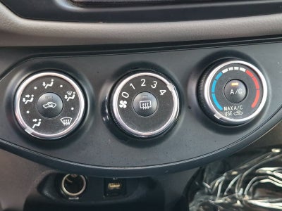 2015 Toyota Yaris L