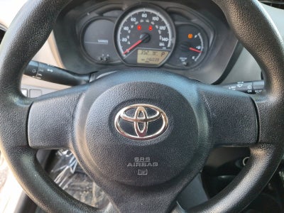 2015 Toyota Yaris L
