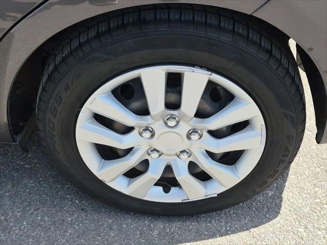 2015 Toyota Yaris L
