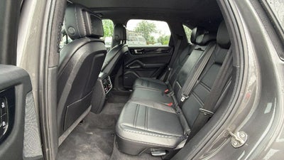 2021 Porsche Cayenne E-Hybrid Base