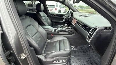 2021 Porsche Cayenne E-Hybrid Base