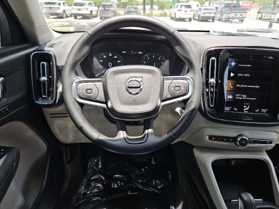 2021 Volvo XC40 Momentum