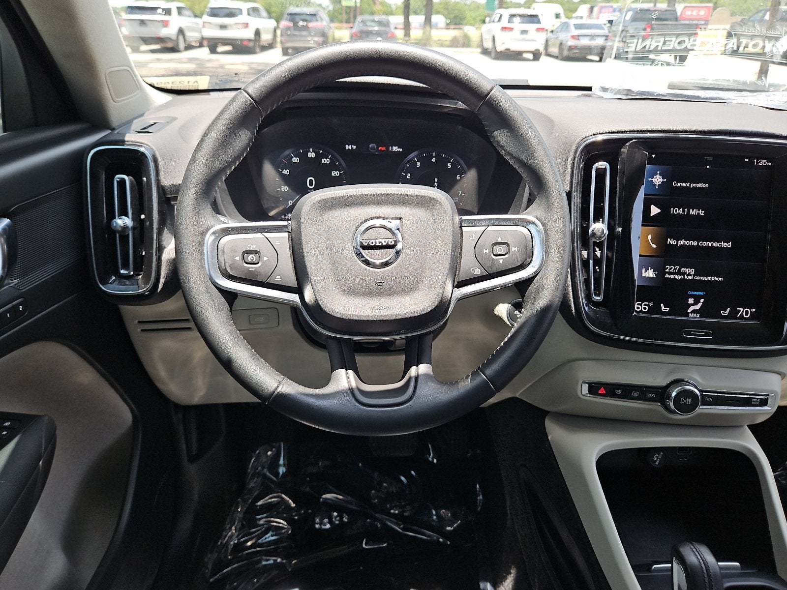 2021 Volvo XC40 Momentum