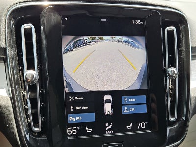 2021 Volvo XC40 Momentum