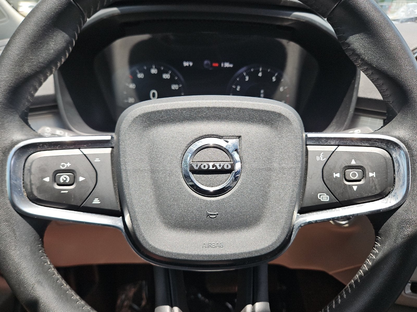 2021 Volvo XC40 Momentum