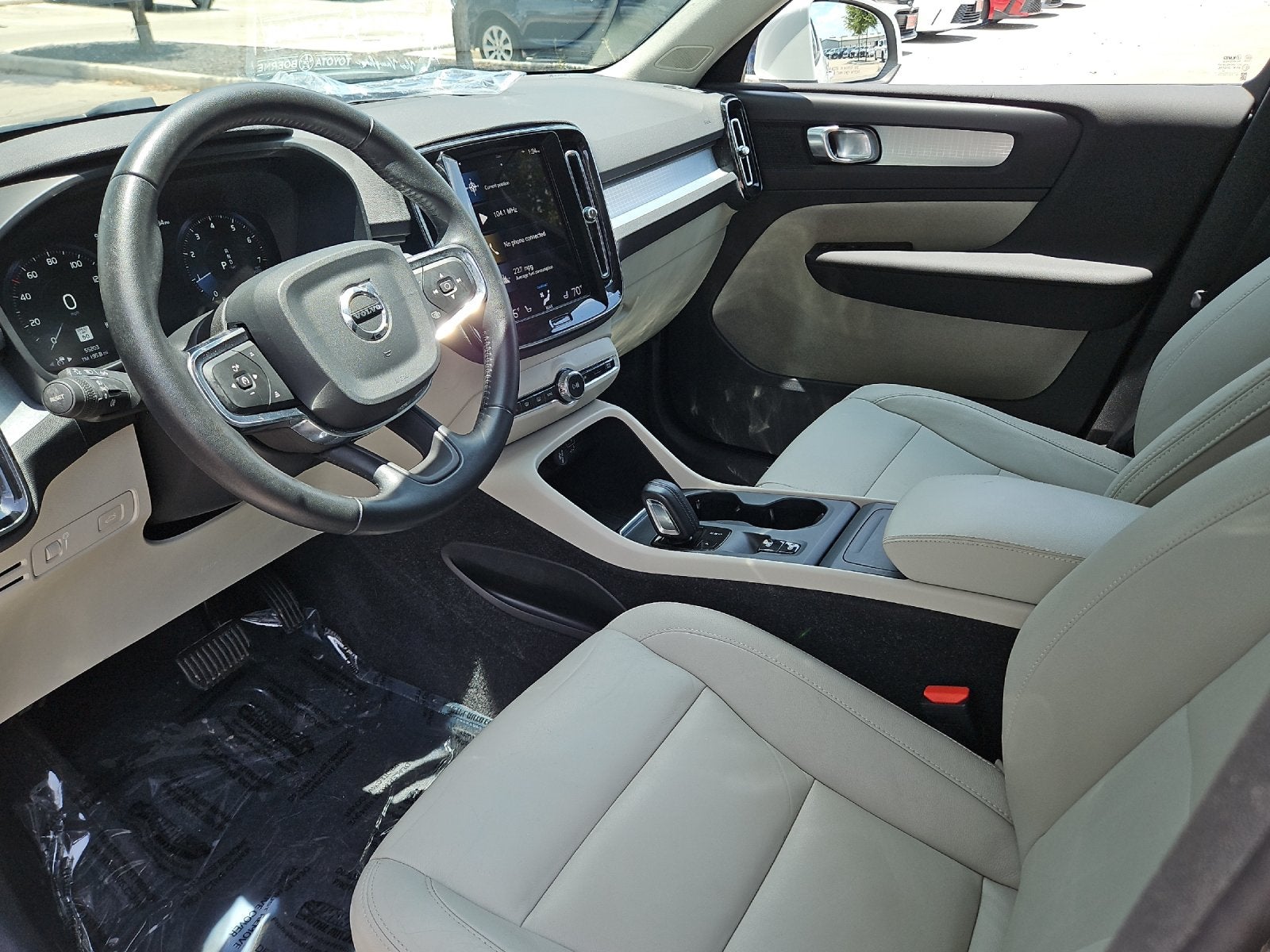 2021 Volvo XC40 Momentum