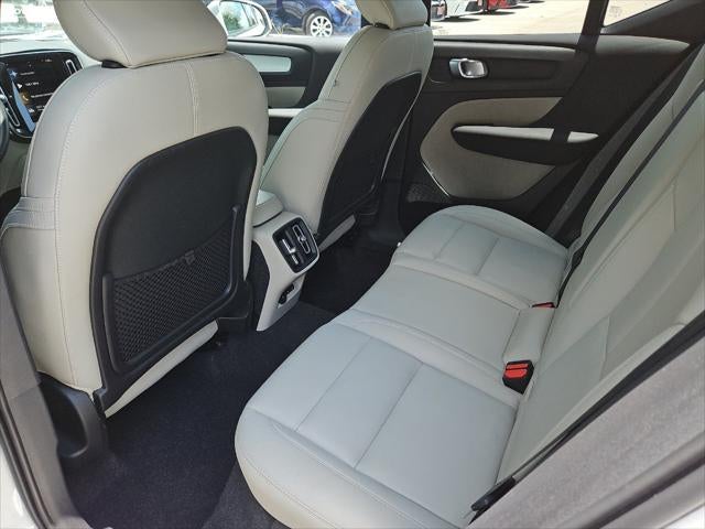 2021 Volvo XC40 Momentum