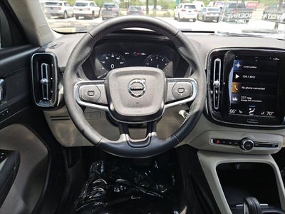 2021 Volvo XC40 Momentum