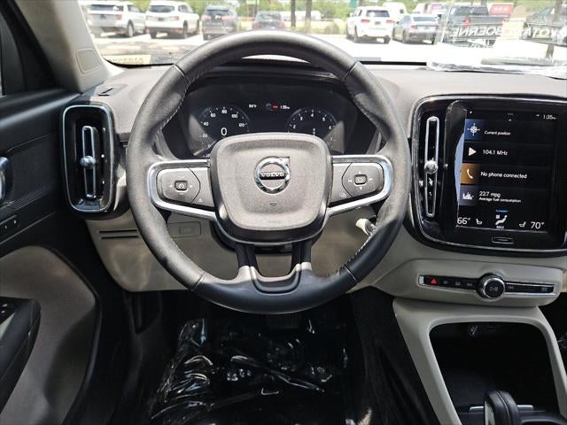 2021 Volvo XC40 Momentum