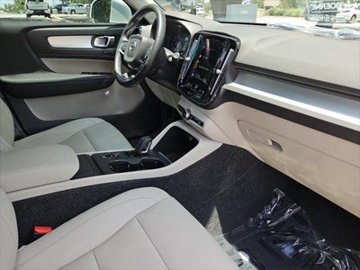 2021 Volvo XC40 Momentum
