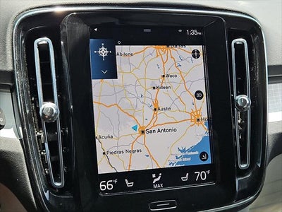 2021 Volvo XC40 Momentum
