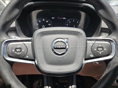 2021 Volvo XC40 Momentum