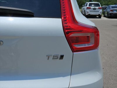 2021 Volvo XC40 Momentum