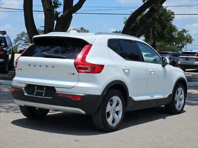 2021 Volvo XC40 Momentum