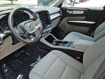 2021 Volvo XC40 Momentum