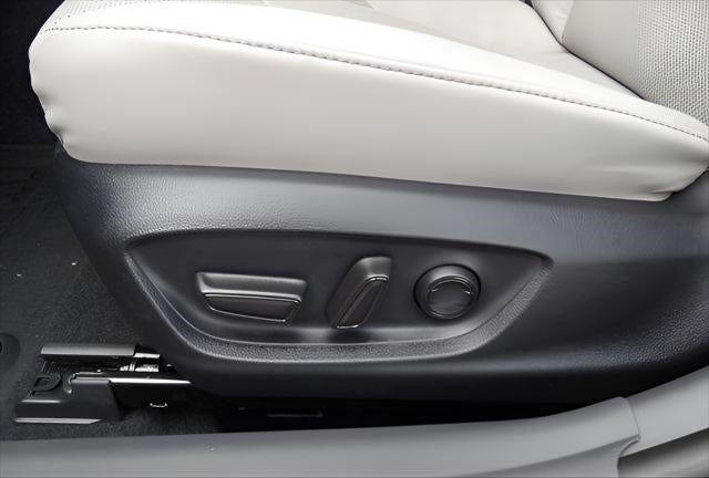 2024 Toyota Camry Hybrid XLE